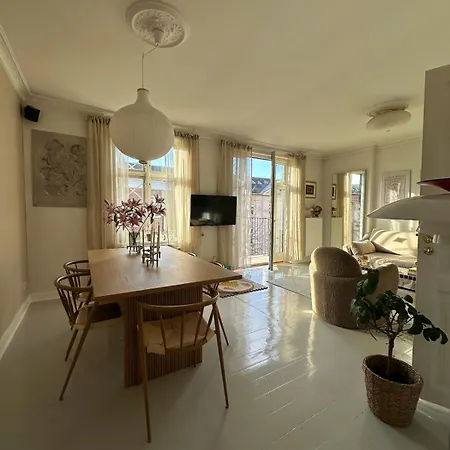 Modernized Flat In The Heart Of Vesterbro Leilighet København
